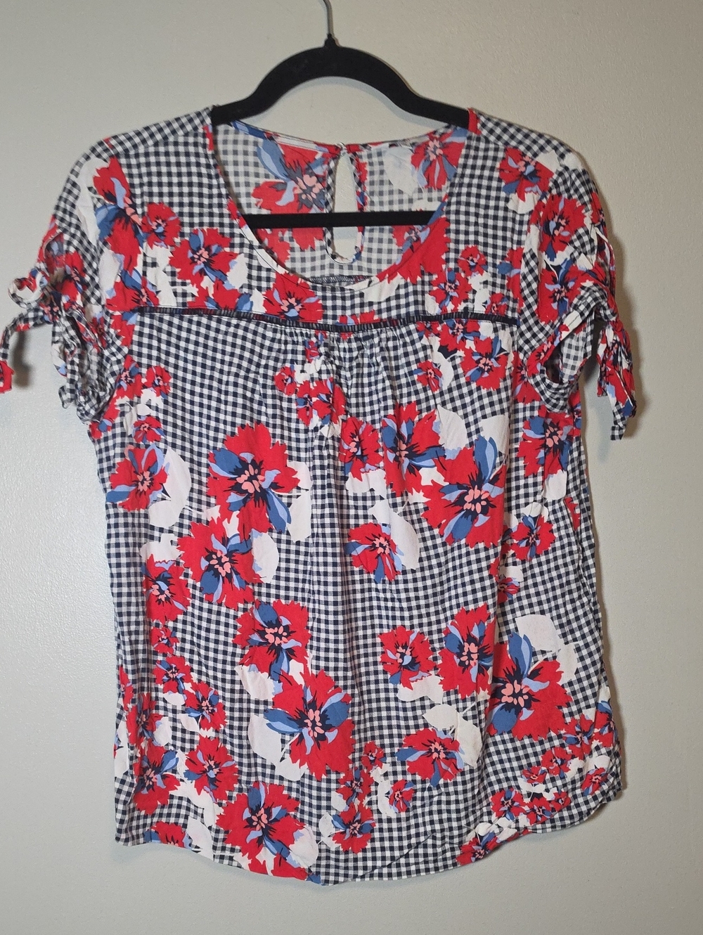 crown & ivy Red Blue White Floral Gingham Tie-Sleeve Blouse